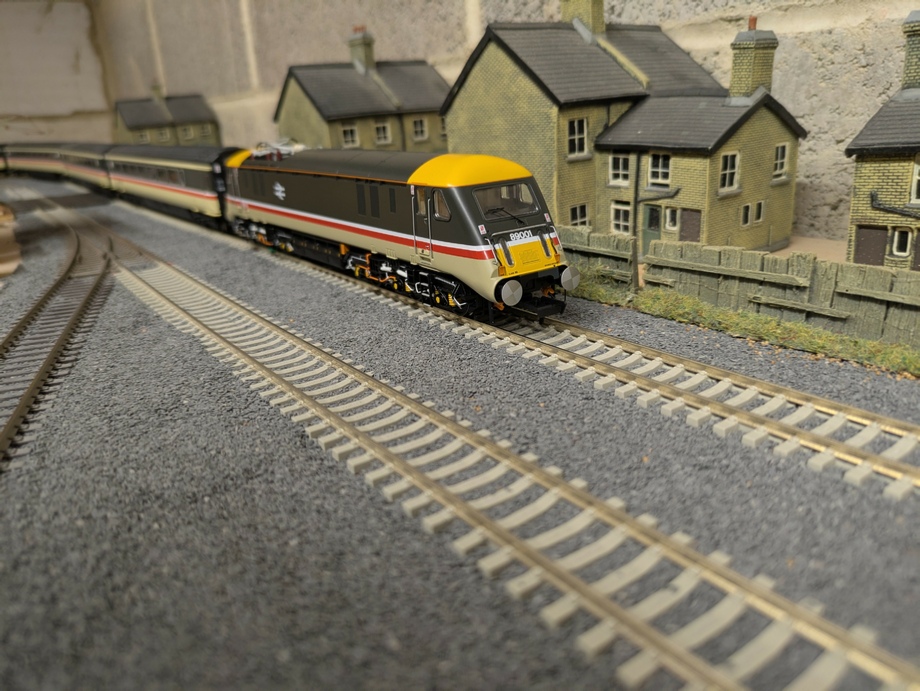 89 001